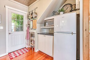 2 BR Beachfront Cottage w/ Grill & Expansive Deck