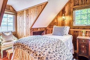 2 BR Beachfront Cottage w/ Grill & Expansive Deck