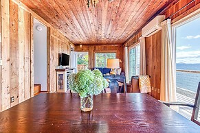 2 BR Beachfront Cottage w/ Grill & Expansive Deck