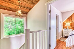 2 BR Beachfront Cottage w/ Grill & Expansive Deck