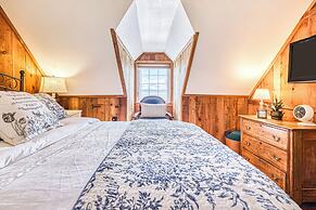 2 BR Beachfront Cottage w/ Grill & Expansive Deck