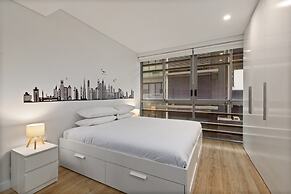 Modern CBD Aparment, Workspace, Fast Wifi and Pool
