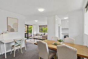 Bright 2-bed Apartment in Leafy New Farm