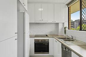 Bright 2-bed Apartment in Leafy New Farm