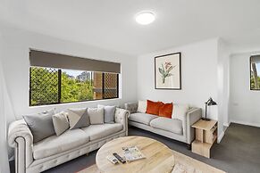 Bright 2-bed Apartment in Leafy New Farm