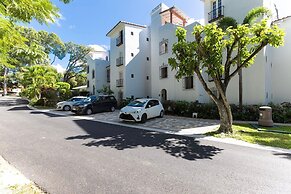 Glitter Bay Estate 314 1 Bedroom Apts