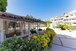 Glitter Bay Estate 314 1 Bedroom Apts
