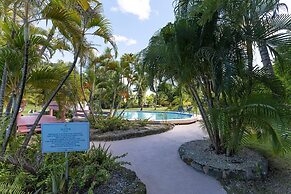 Glitter Bay Estate 112 2 Bedroom Apts