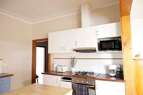 Spacious 3-bed Home in Central Tenterfield