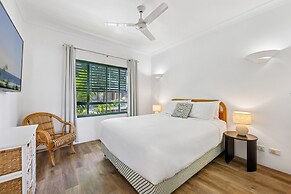 2-bed Beachfront Escape With Pool and BBQ Access