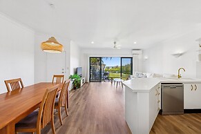 2-bed Beachfront Escape With Pool and BBQ Access