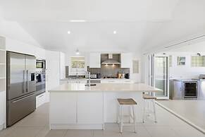 Spacious 4-bed Home Near Avalon Beach