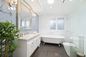 Spacious 4-bed Home Near Avalon Beach