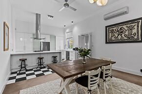 Heritage Bluestone Home Near Scotch College