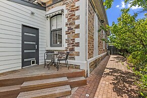 Heritage Bluestone Home Near Scotch College