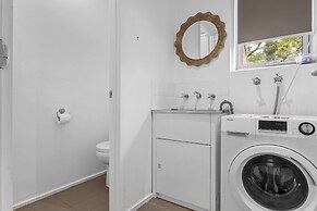 Spacious 3-bed Townhouse With Courtyard