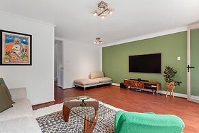 Spacious 3-bed Townhouse With Courtyard