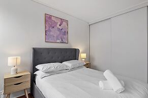 Spacious 3-bed Townhouse With Courtyard