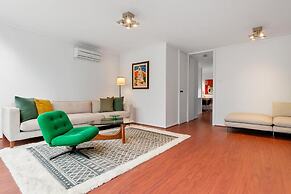 Spacious 3-bed Townhouse With Courtyard