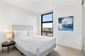Renovated 2-bed Apartment With Balcony