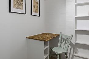 Coastal Escape With Courtyard and Parking