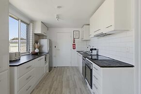Coastal Escape With Courtyard and Parking