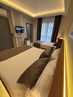 AIRPORT CORNER HOTEL
