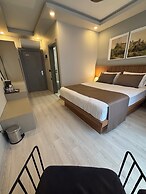 AIRPORT CORNER HOTEL