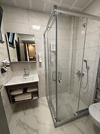 AIRPORT CORNER HOTEL