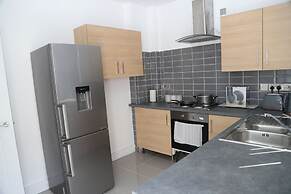 Modern Comfortable Apartment Home Away From Home