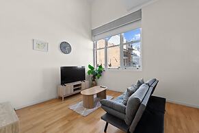 Modern 1-bed Apartment in Spring Hill With Parking