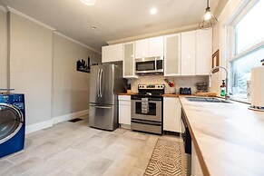 Historic Pet-Friendly Home in Downtown
