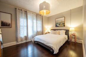 Historic Pet-Friendly Home in Downtown