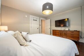 Historic Pet-Friendly Home in Downtown