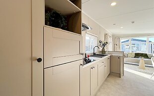 Inviting Hollum Chalet Near Golf Course