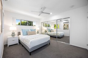 Bright 3-bed Home With Private Courtyard
