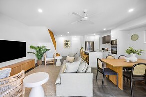 Bright 3-bed Home With Private Courtyard