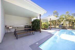 Bright 3-bed Home With Private Courtyard