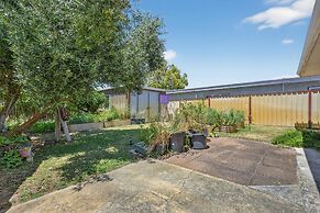 Coastal 2-bed Home With Pool & Spa