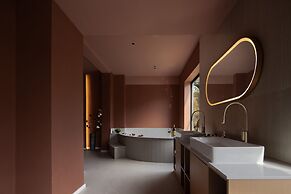Dujiangyan Private Hot Spring Villa