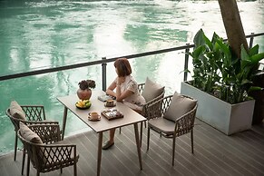 Dujiangyan Private Hot Spring Villa