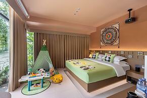 Dujiangyan Private Hot Spring Villa