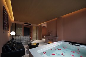Dujiangyan Private Hot Spring Villa