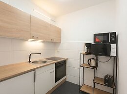 Cozy 1BR Apt with Lounge Central Vienna