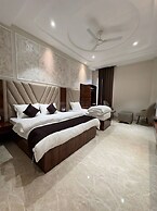 Hotel The Royal King