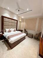 Hotel The Royal King
