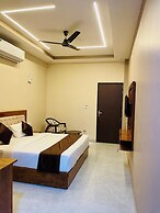 Jai Raghunandan Hotel