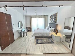Elegant and Modern Villa V 04