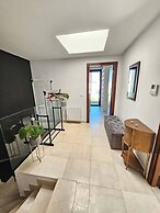 Elegant and Modern Villa V 04
