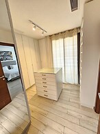 Elegant and Modern Villa V 04